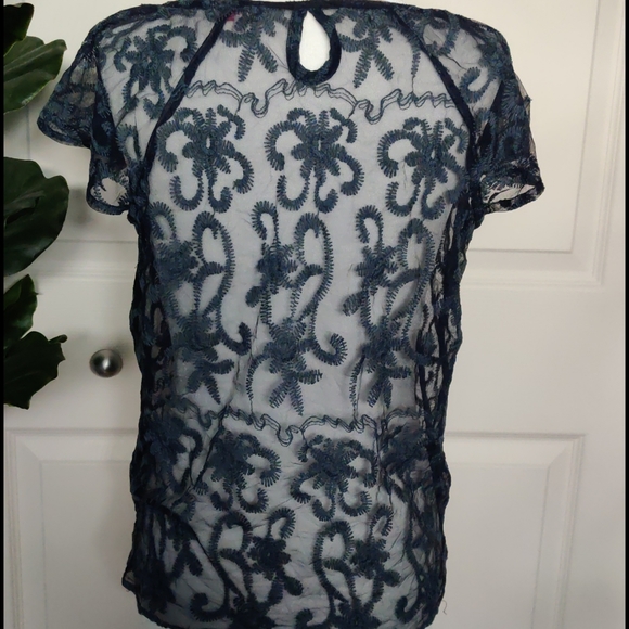 *💖 2/$15 or 4/$25, Embroidered design on a mesh fabric - Picture 2 of 6